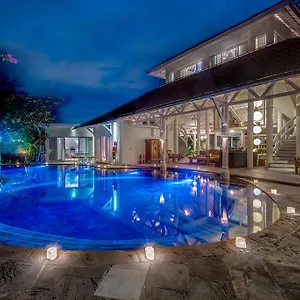 La Oberoi Villa